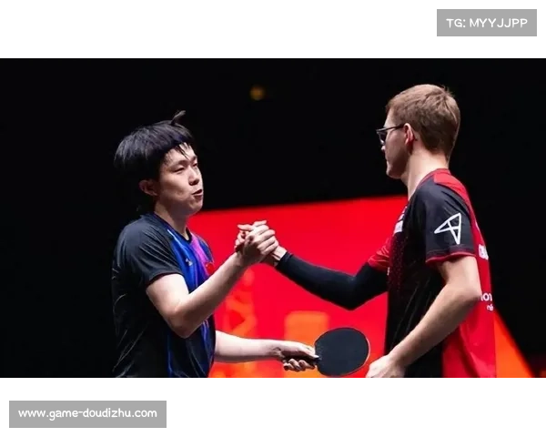 王楚钦佩戴护具抵达南京，山东魏桥男团半决赛阵容待定